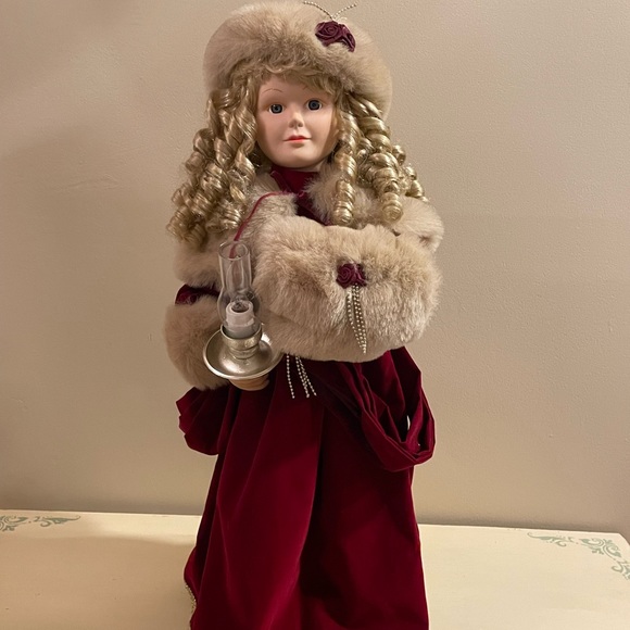 Beautiful moving Victorian doll - Picture 1 of 7